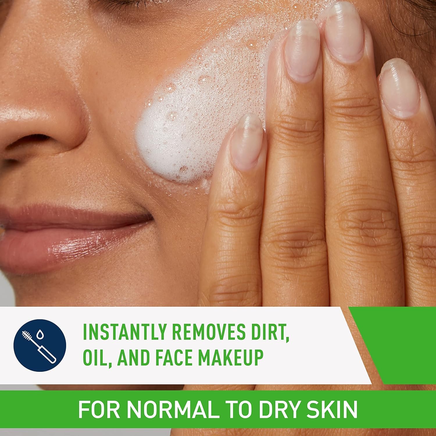 CeraVe limpiador hidratante crema-espuma textura cremosa para una limpieza suave.