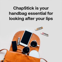 ChapStick bálsamo labial textura cremosa para aplicación suave.