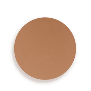 Charlotte Tilbury Airbrush Matte Bronzer Refill, empaque compacto y elegante para retoques diarios.