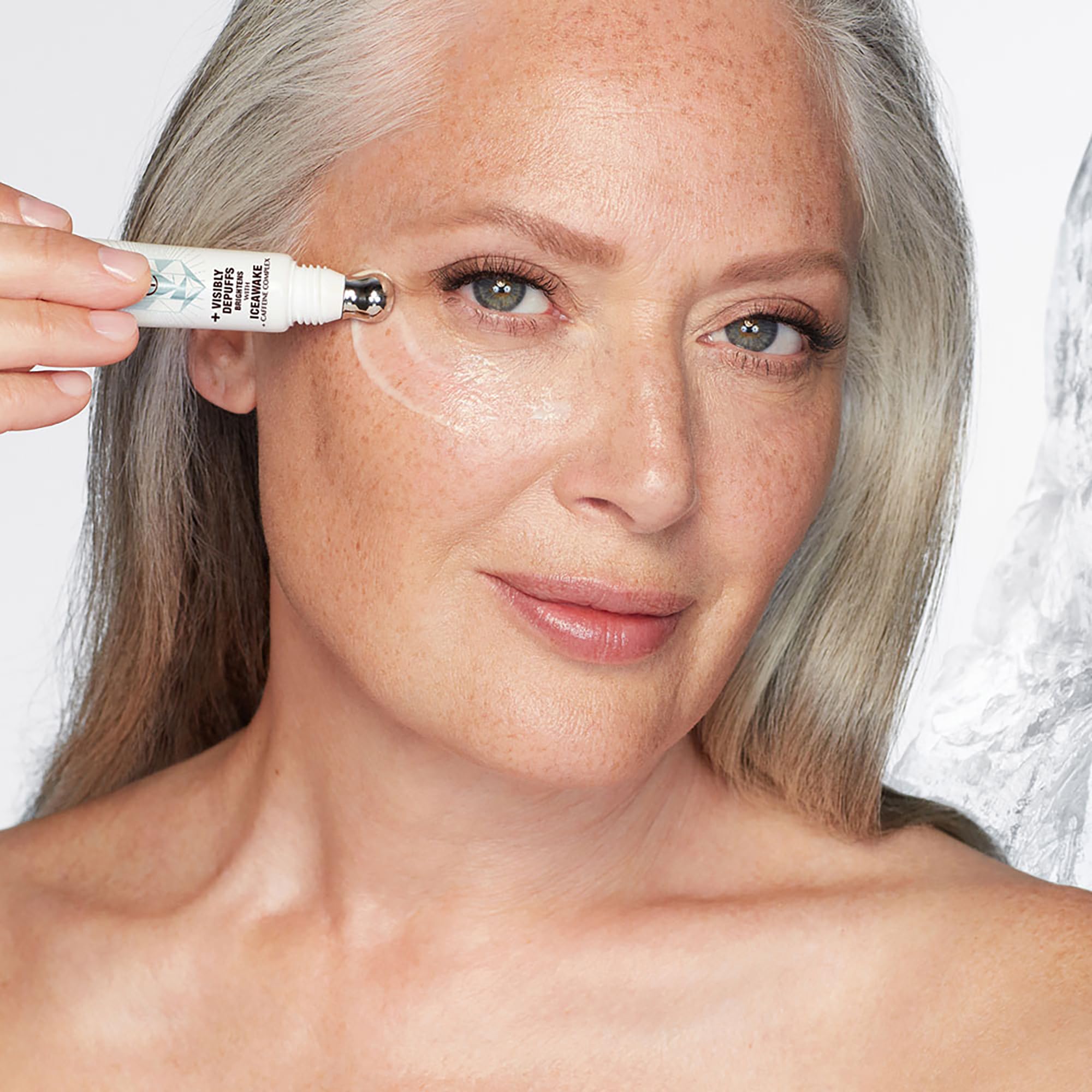 Cryo-Recovery brinda hidratación instantánea en la zona ocular