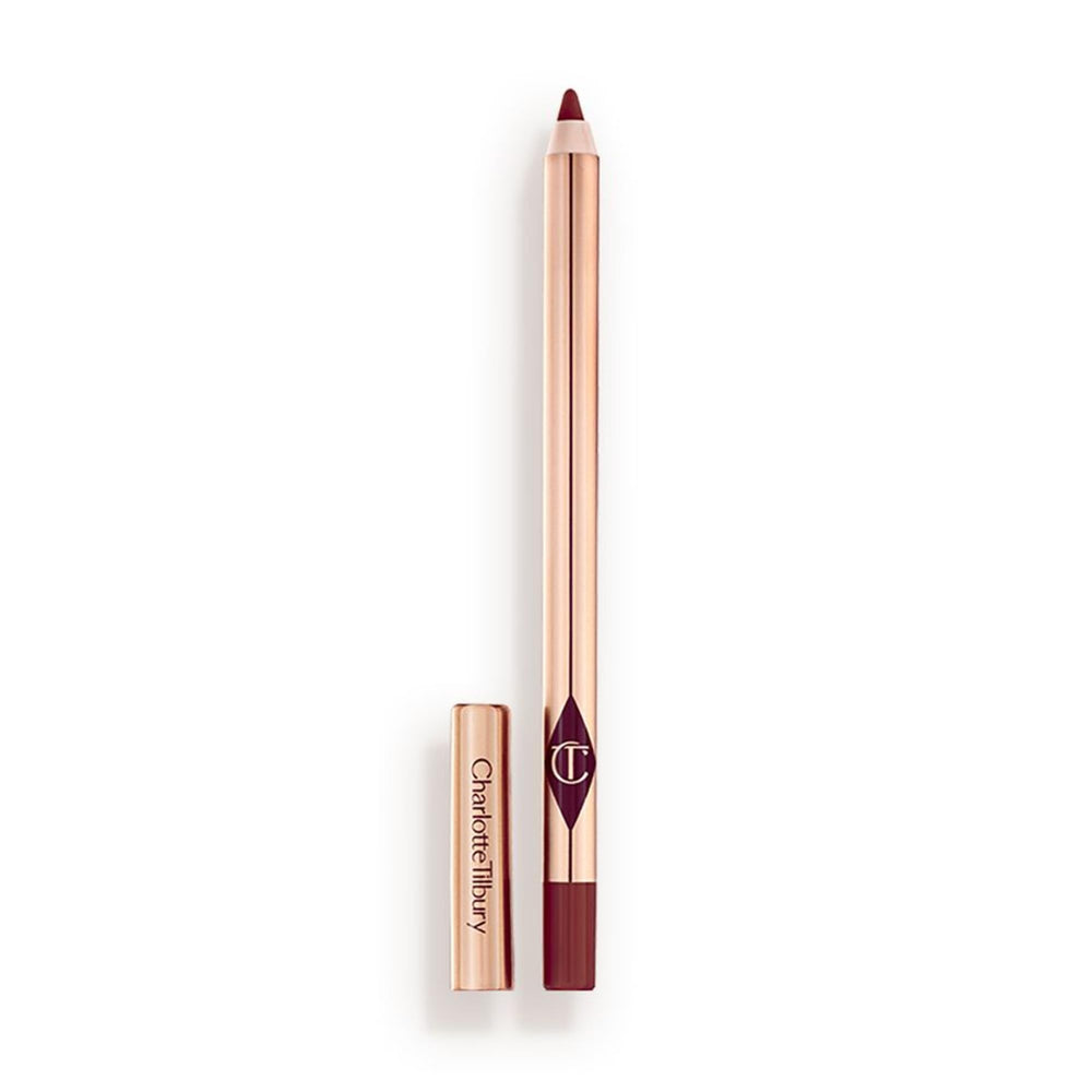Charlotte Tilbury Lip Cheat delineado preciso con tono Hollywood Honey.