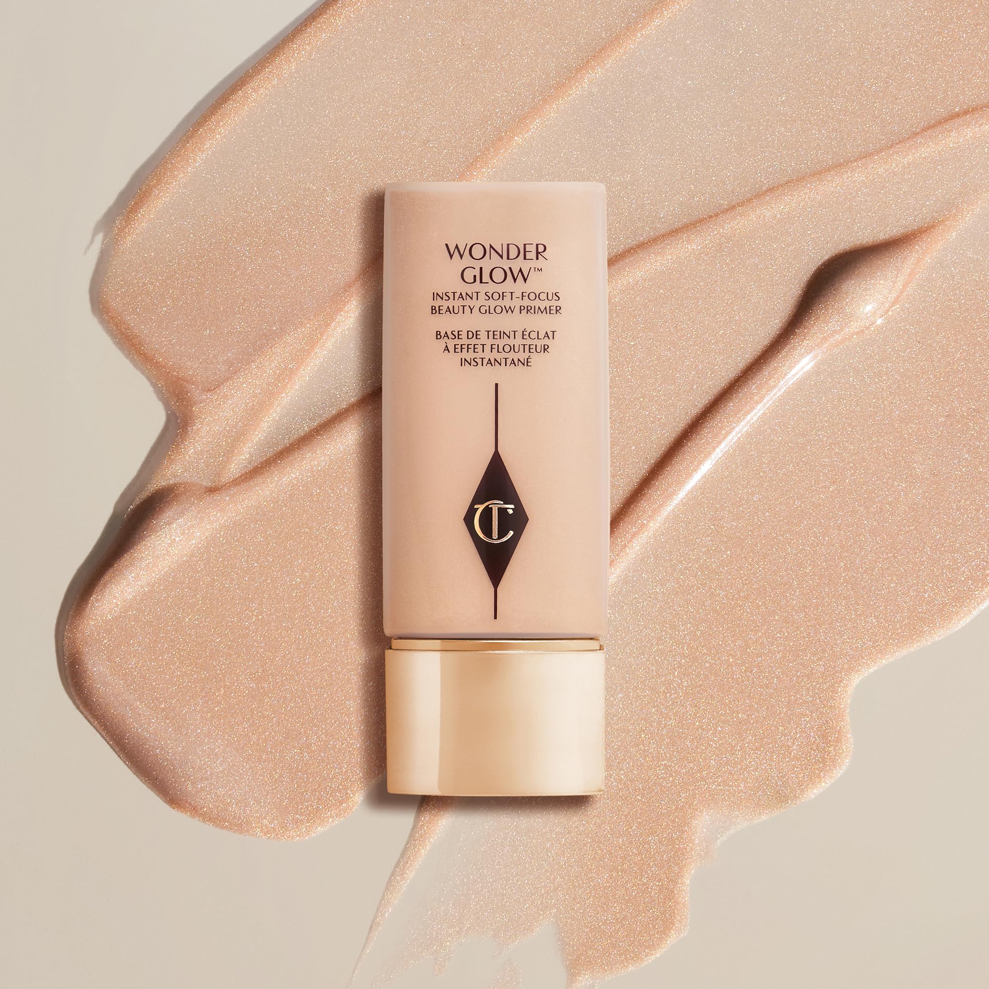 Wonderglow de Charlotte Tilbury aporta hidratación para suavizar la piel