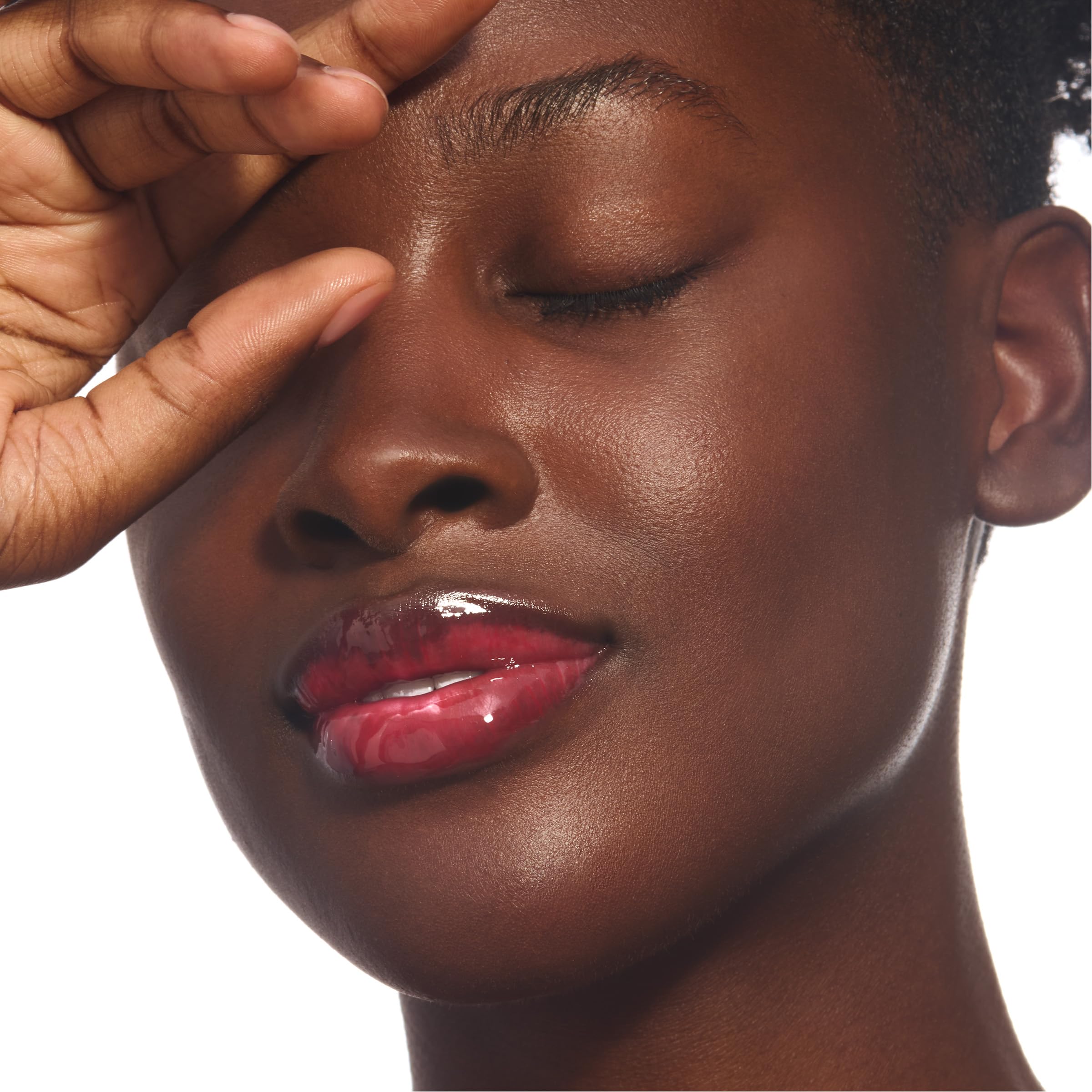 Clarins Aceite para labios cuida, hidrata y ofrece un acabado luminoso.