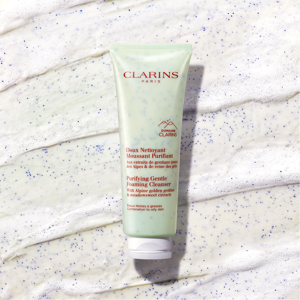 Clarins desmaquillante impurezas diarias para rostro limpio.