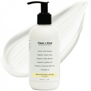 Lotion hidratante diaria Clean + Kind en tubo con aroma a hierba limón para piel seca.