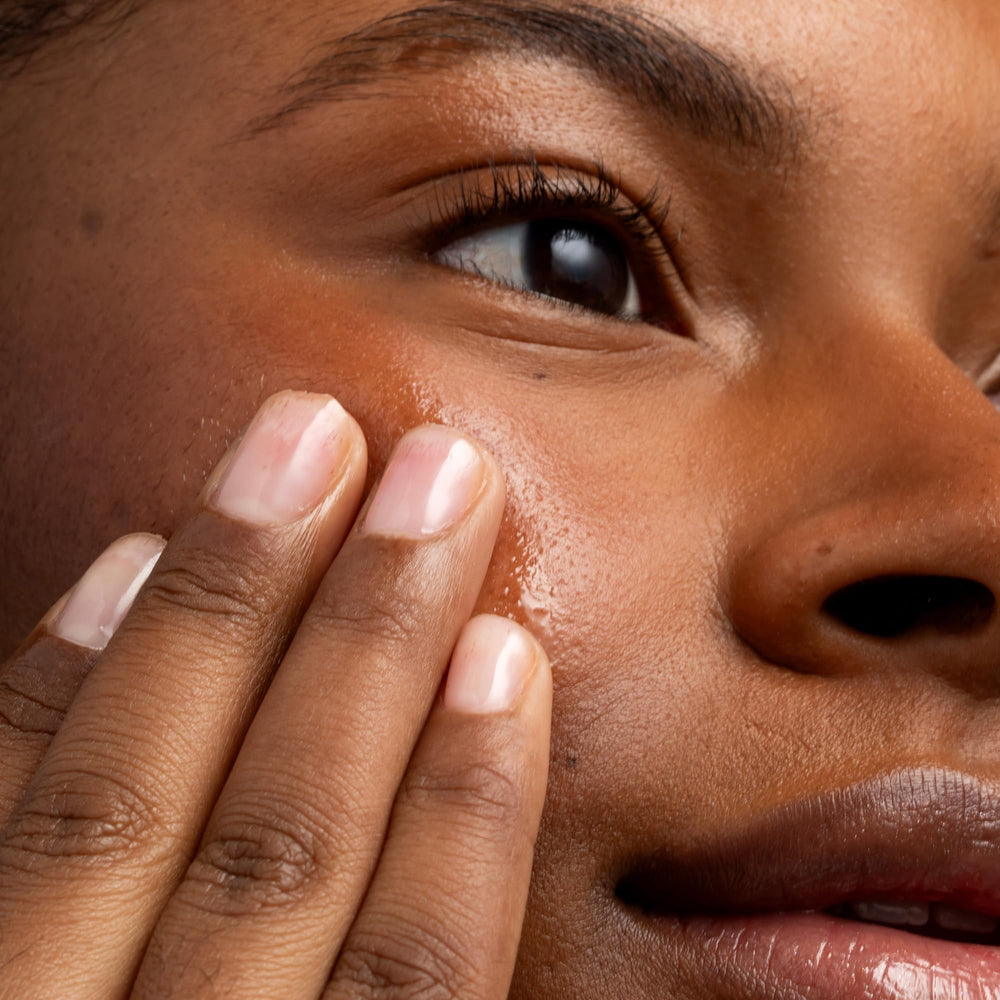 Cliganic aceite de jojoba: envase sostenible para un uso responsable.