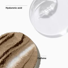 Clinique Corrector con cafeína que revitaliza la mirada al aplicar.