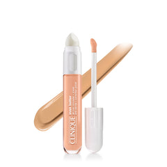 Clinique Corrector con cobertura total aplicada para ojeras e imperfecciones.