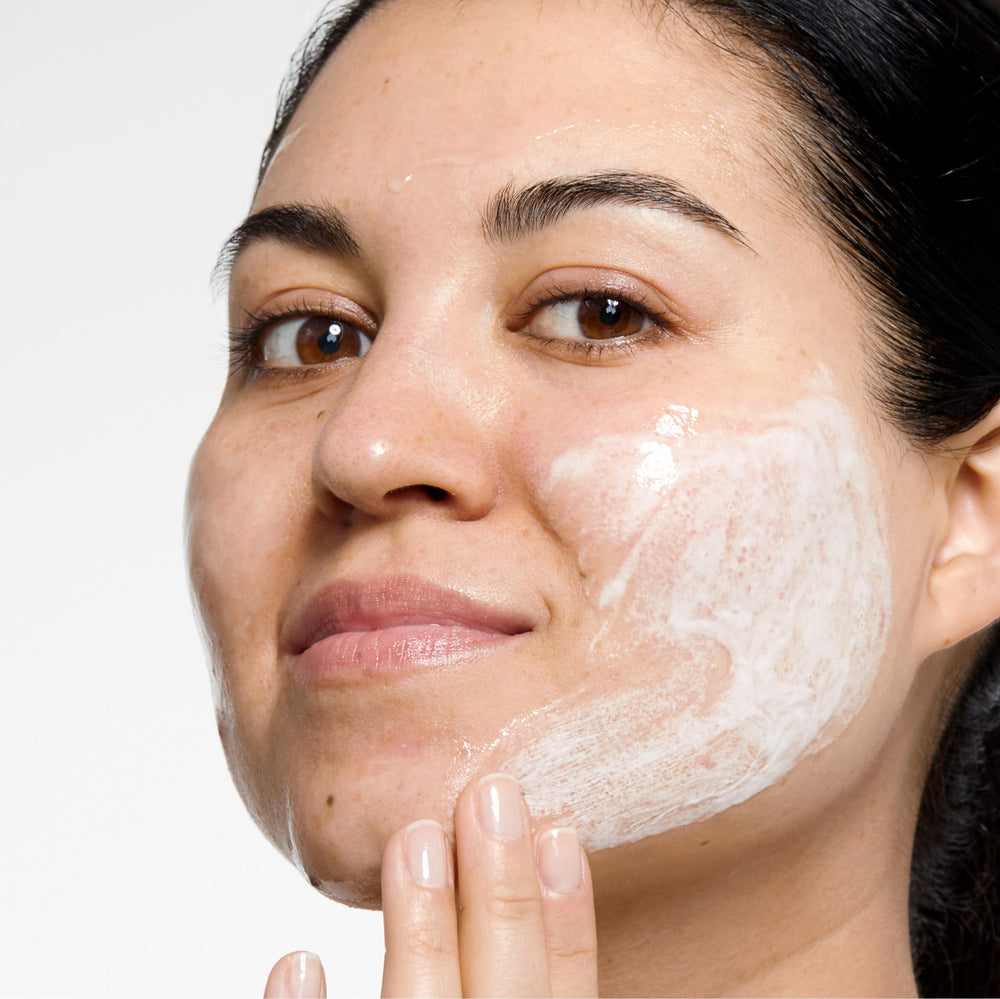 Clinique Limpiador Liquido Extra Suave, formula suave para piel seca
