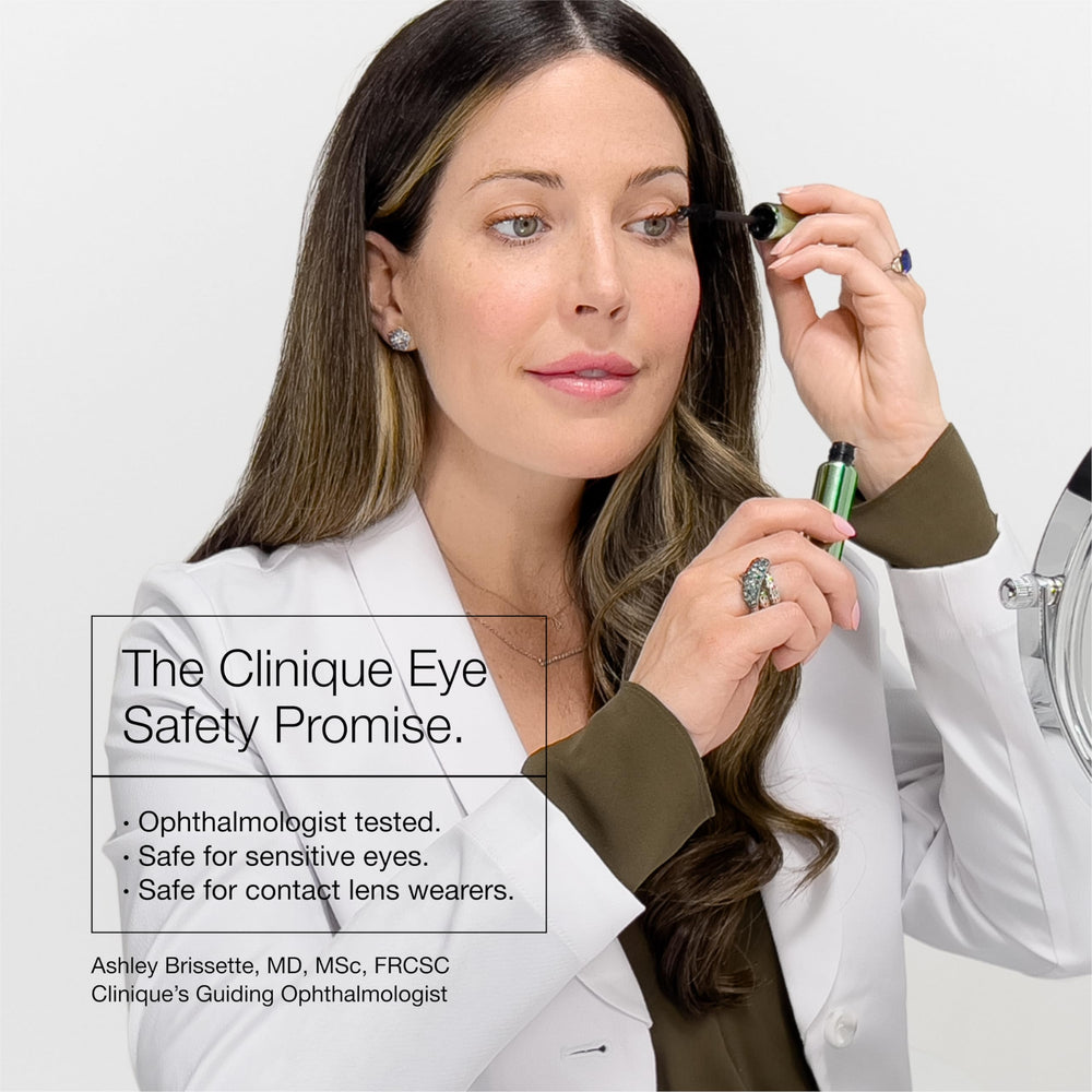 Clinique Quickliner Cejas: acabado natural con delineado suave.