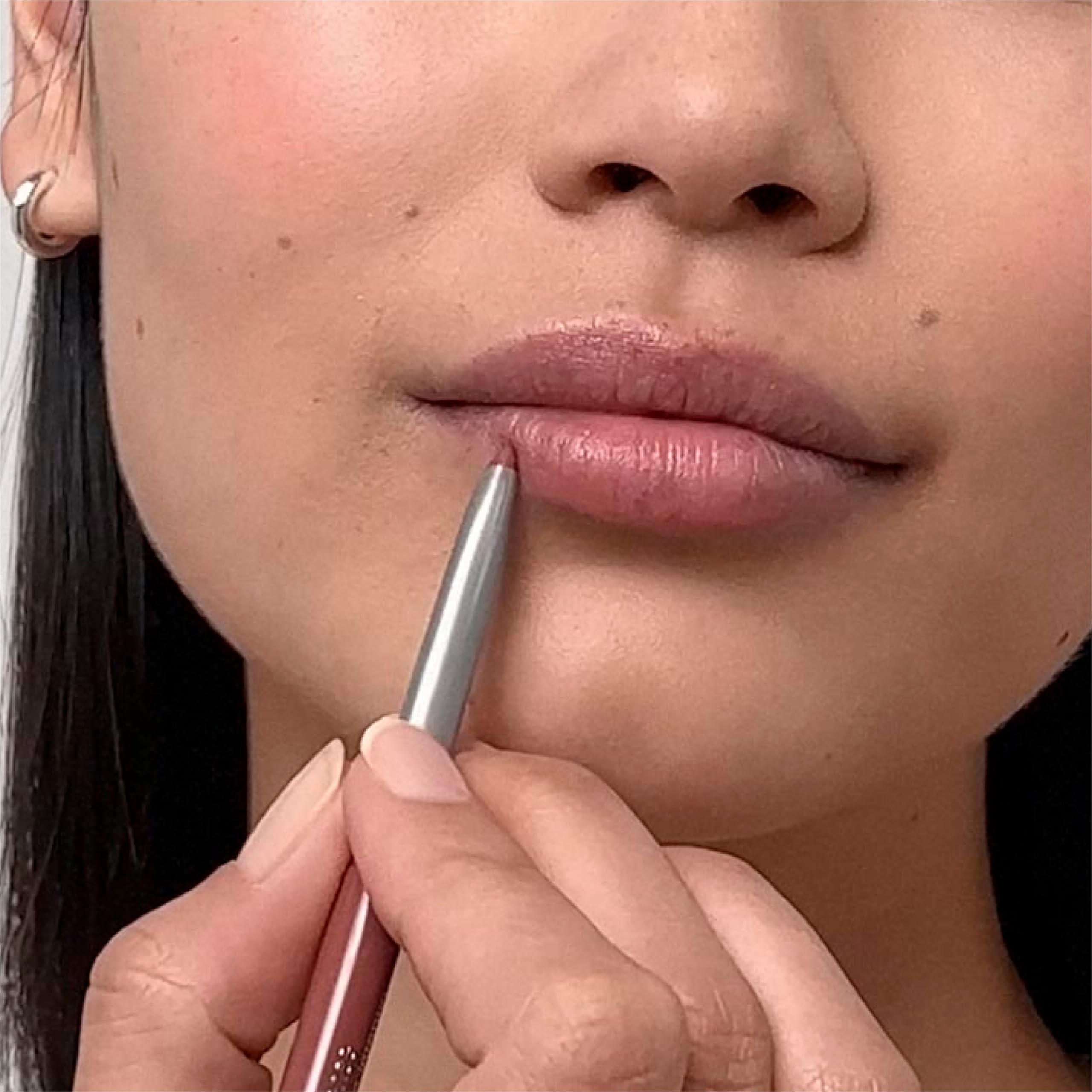 Clinique Quickliner delineado preciso para un contorno definido.