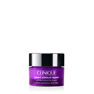 Clinique Smart crema reparadora antiarrugas en envase compacto para uso diario.