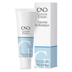 CND Cuticle Eraser en botella exfolia suavemente cutículas y hidrata la piel.