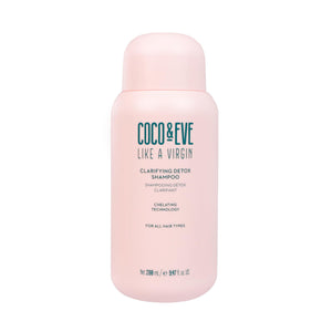 Coco & Eve Detox Shampoo: botella vertiendo para eliminar residuos y aceites.