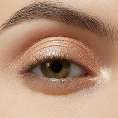 ColourPop Shadow Stix Honey BB, delineado preciso gracias a la punta integrada.