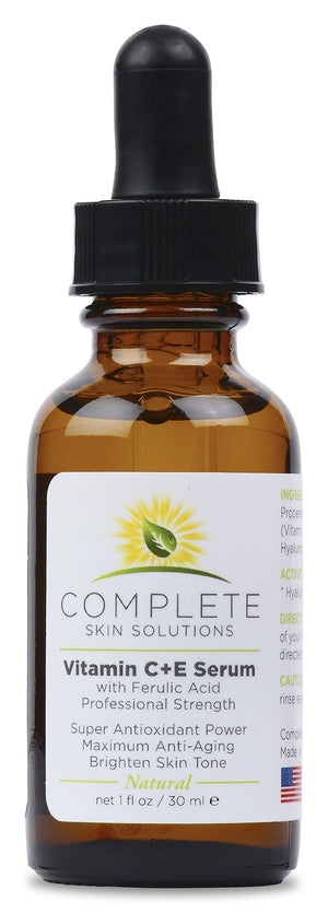 Sérum Complete Skin Solutions Vitamina C en botella, vertido suave para piel luminosa.