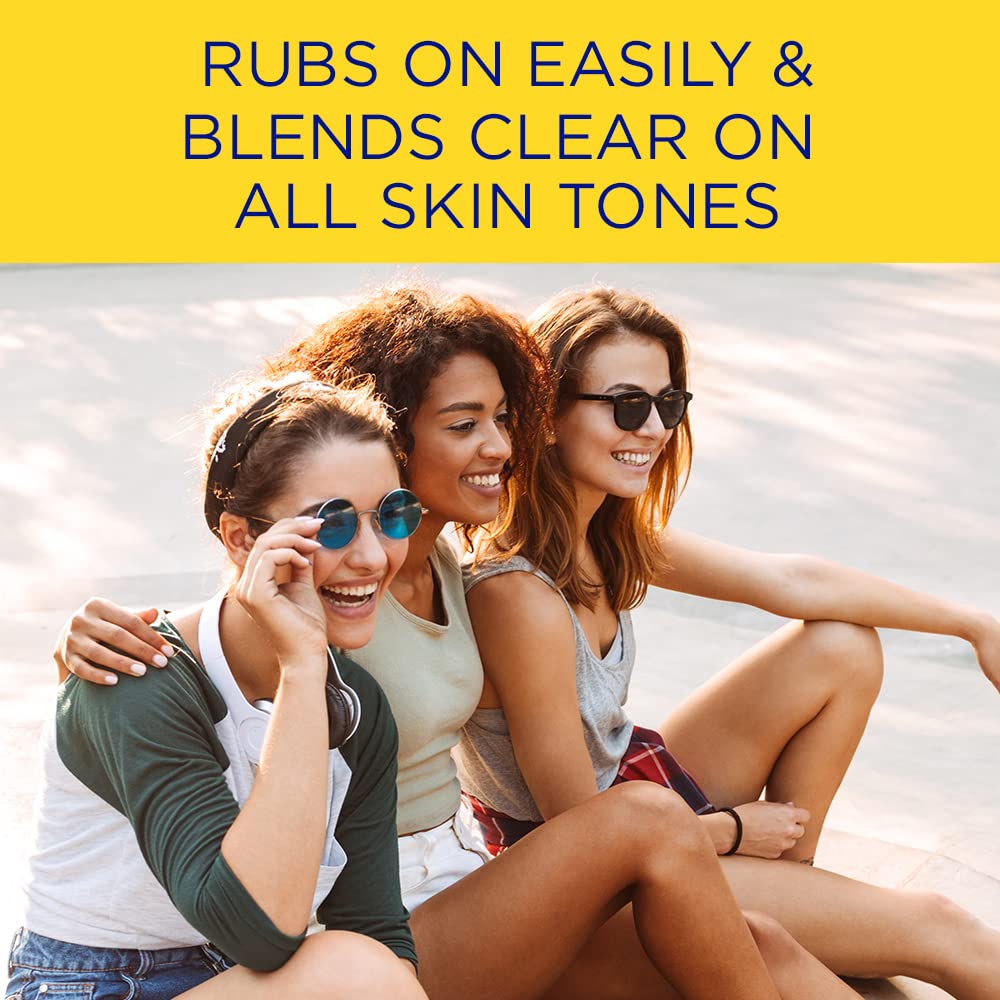 Aplicación suave de Coppertone SPF 45 en la piel, sin grasa.
