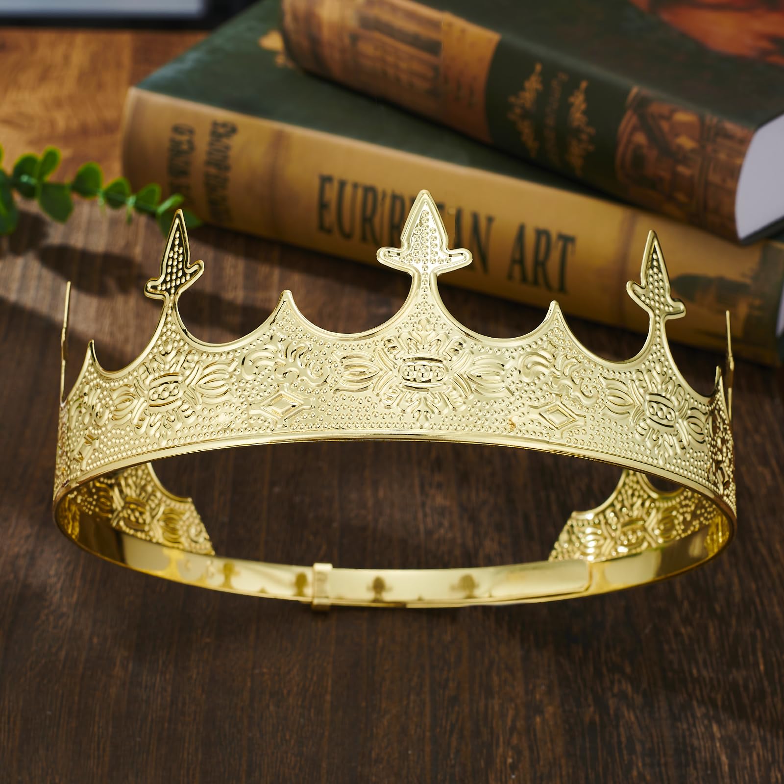 Corona Real de Metal para Hombres, acabado antiguo para un look clásico.