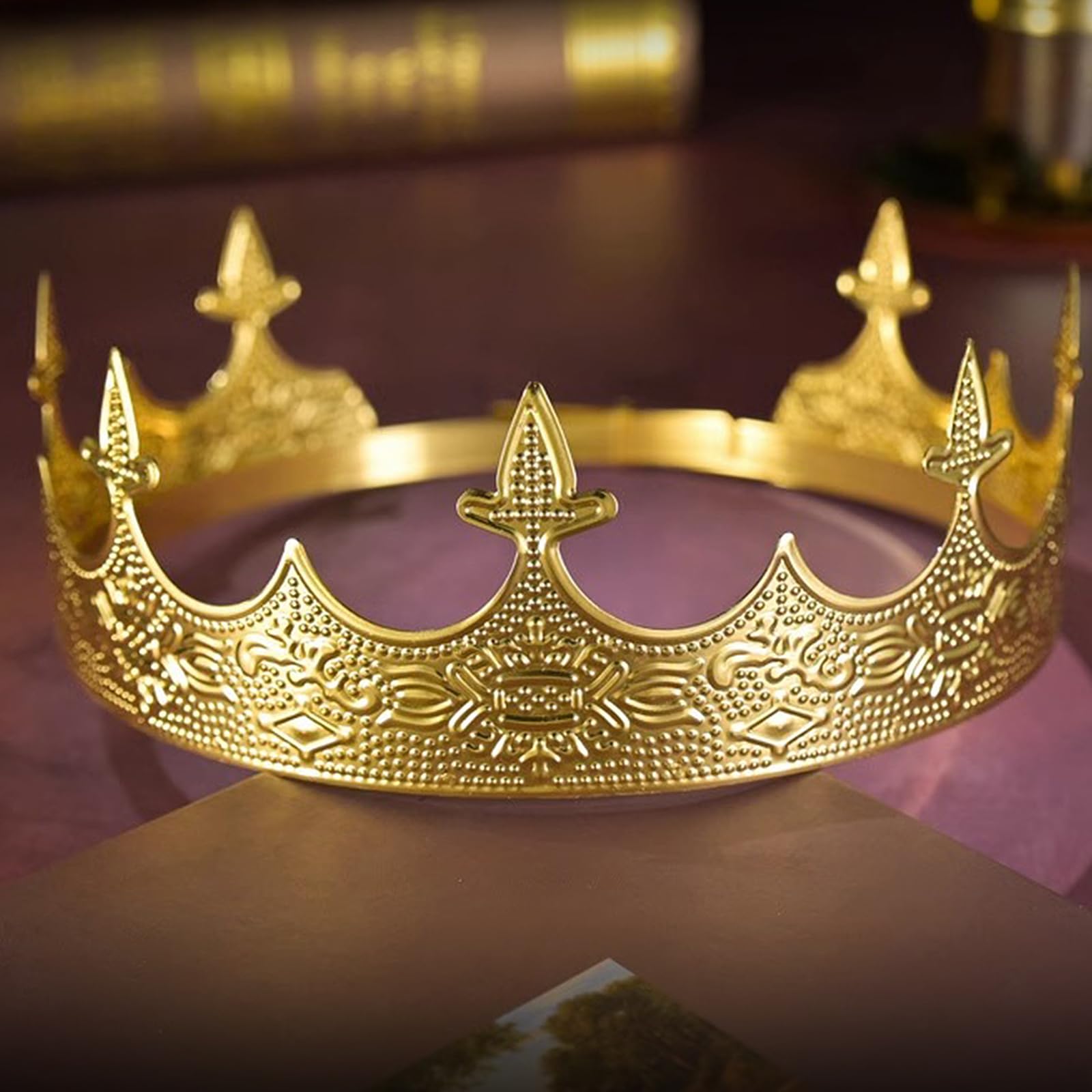 Corona Real de Metal para Hombres, cierre y ajuste para seguridad durante la celebración.