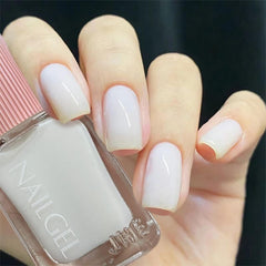 COSMOO esmalte blanco lechoso de secado rápido para uñas listas.