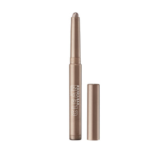 COVERGIRL Clean Eye Color Sky Dust con aplicador redondo suave para una pasada rápida y uniforme.