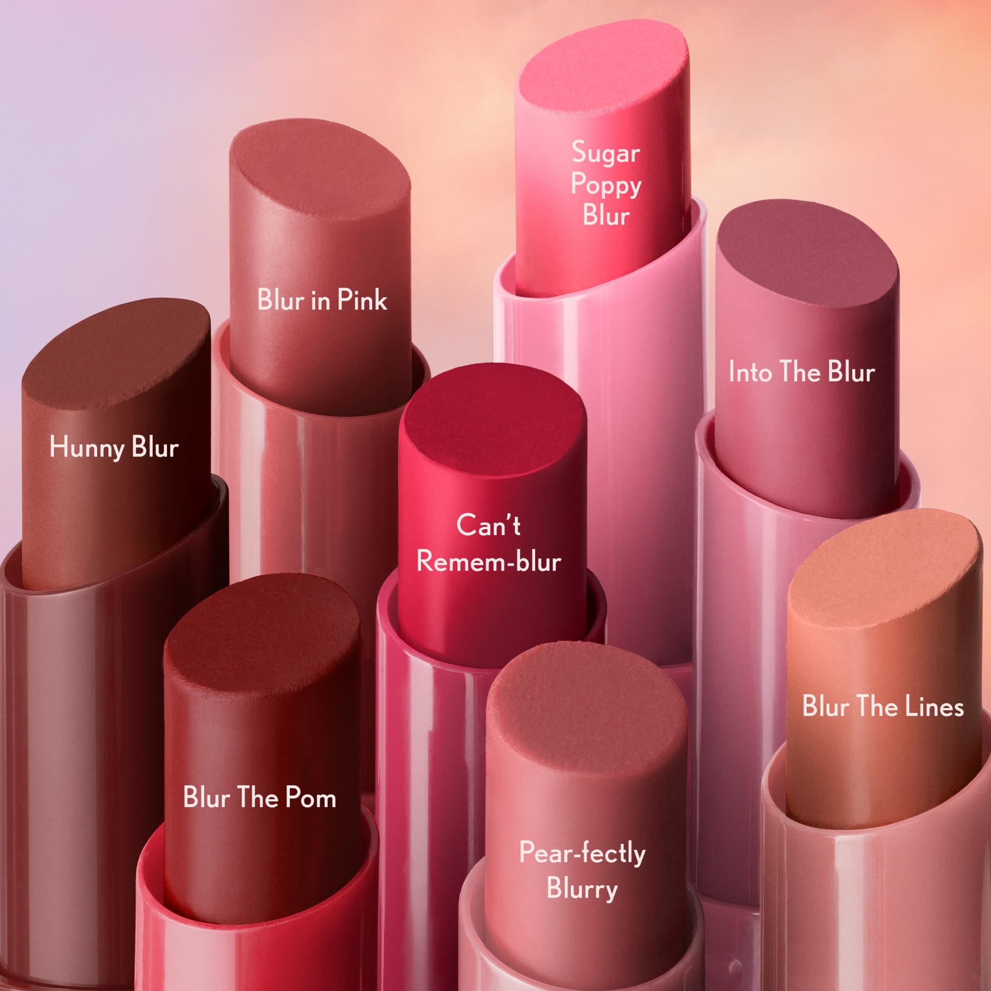 COVERGIRL Clean Fresh Yummy Blur Lipstick difumina el contorno para un look suave.