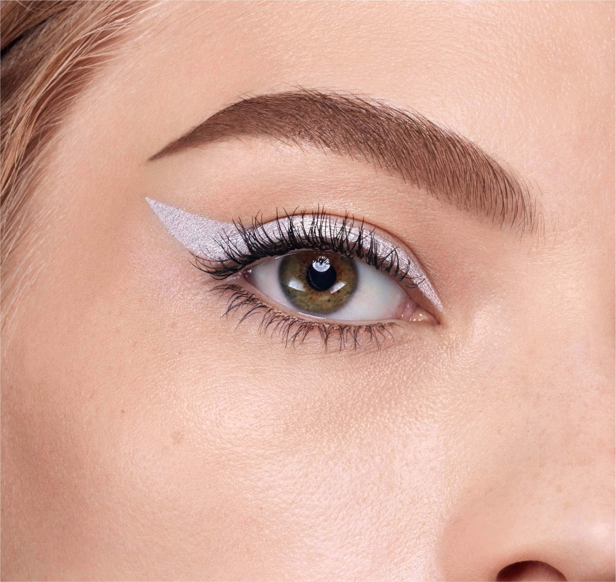 COVERGIRL Exhibicionista Mascara libre de crueldad para belleza ética