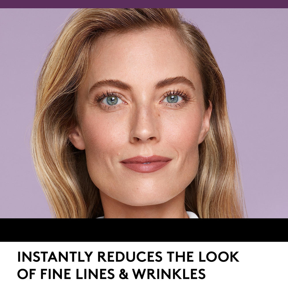 CoverGirl Simply Ageless polvo compacto, desvanecimiento de poros para un acabado suave.