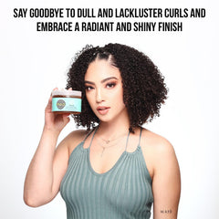 Curldaze Gel Aplicación en manos para peinado suave.