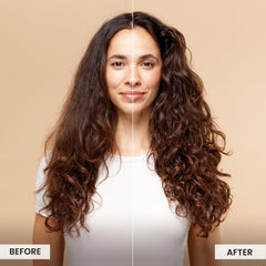 Textura suave de la crema CURLSMITH en cabello definido