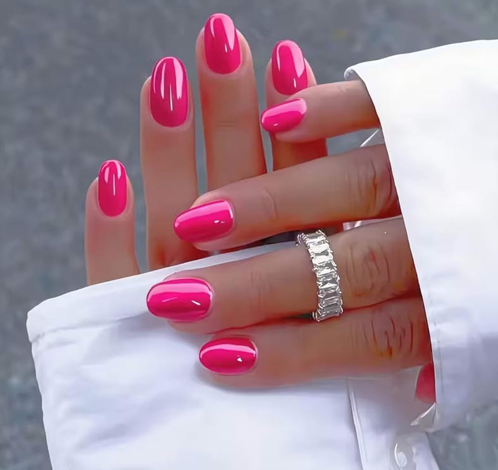 Kit CurvLife completo con 30 uñas y adhesivos para aplicación rápida.