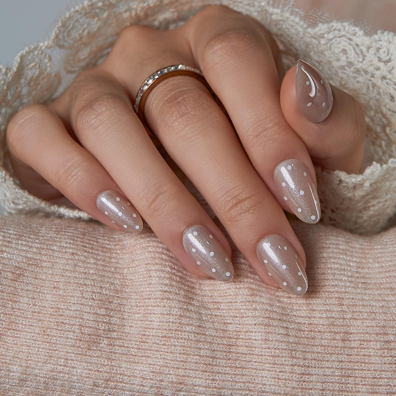 CurvLife Uñas Almendra Brillo Perla, acabado profesional para uso diario.