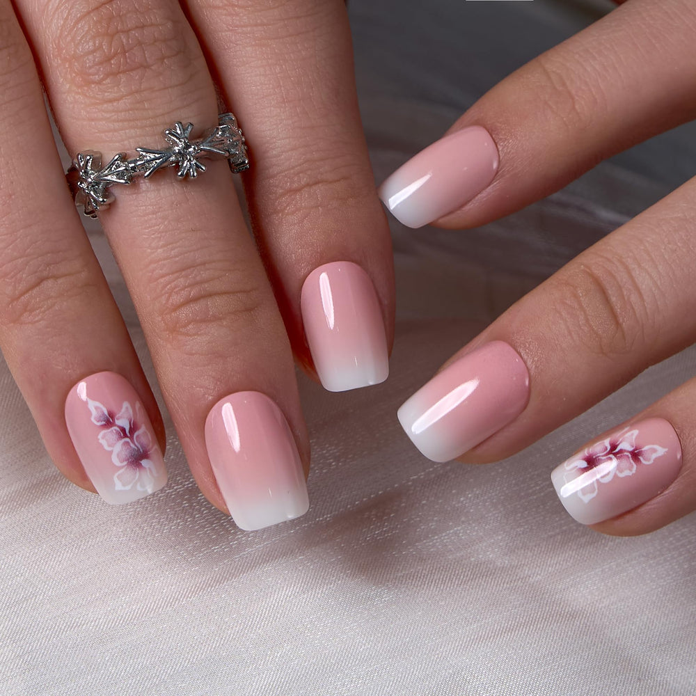 Uñas CurvLife con motivo flor rosa claro para ocasiones especiales