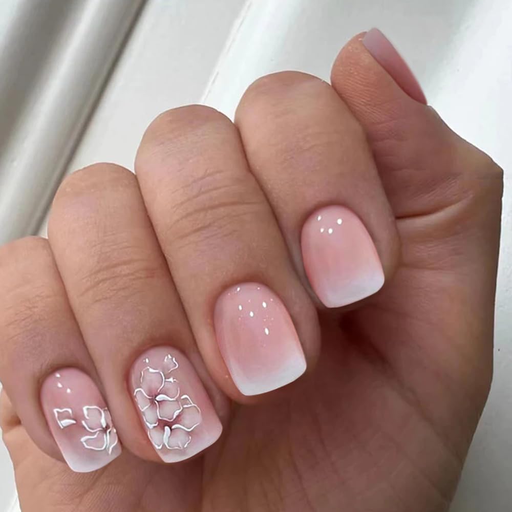 Uñas CurvLife tono neutro brillante para un look discreto