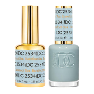 DAISY DND gel Barefoot Sea en botella; color suave y cobertura duradera.
