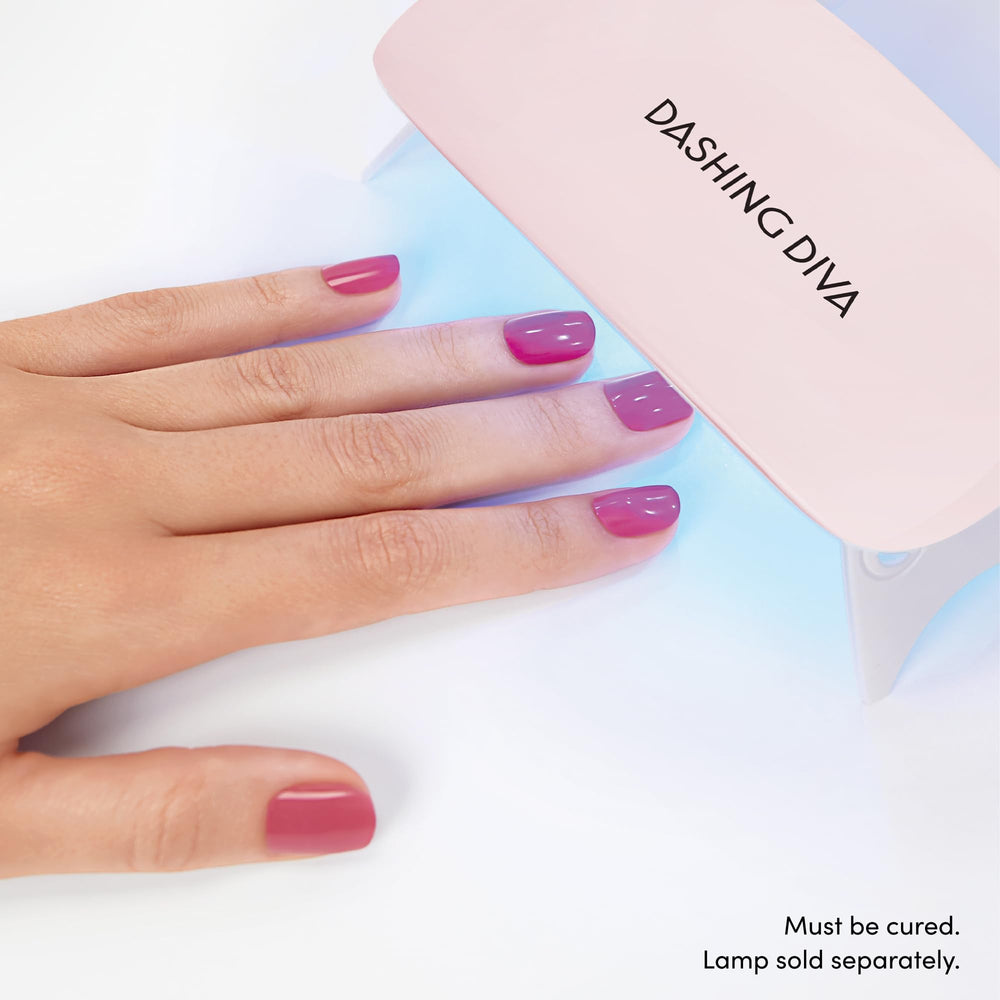 Dashing Diva Glaze Effects color con brillo espejo para uñas llamativas.