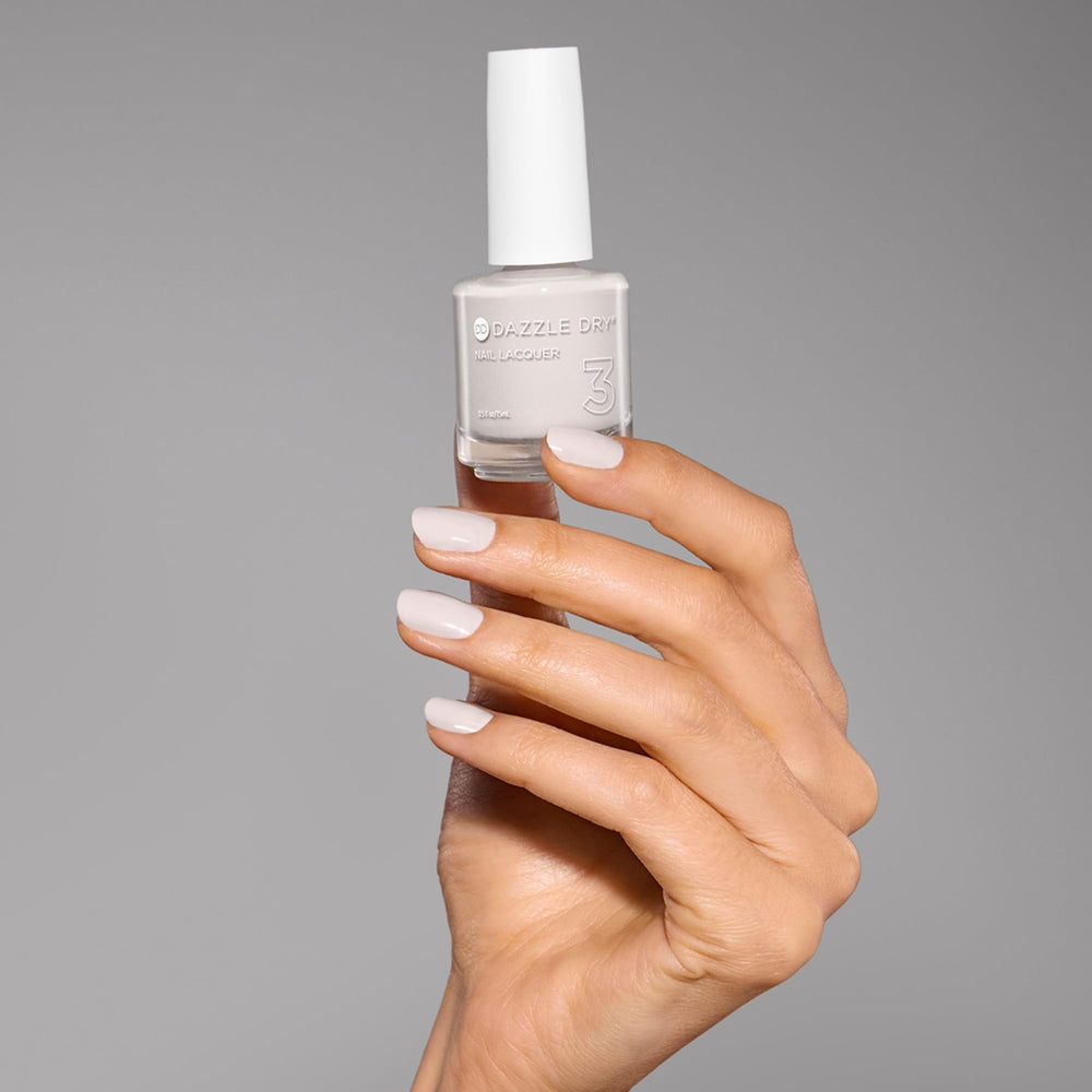 Dazzle Dry Esmalte Step 3 secado rapido en minutos, ideal para prisa diaria.