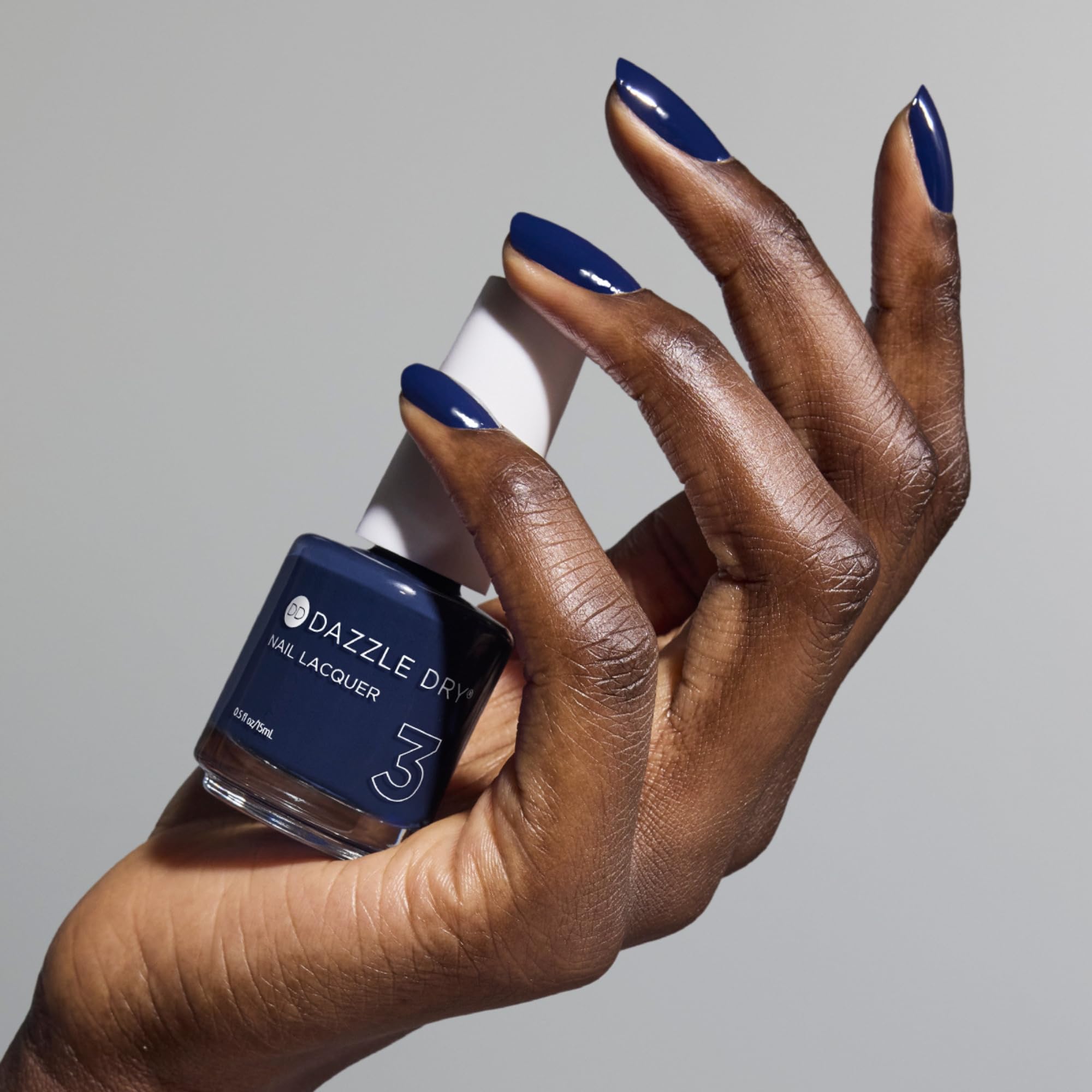 Dazzle Dry: manicura rápida en casa en solo minutos.