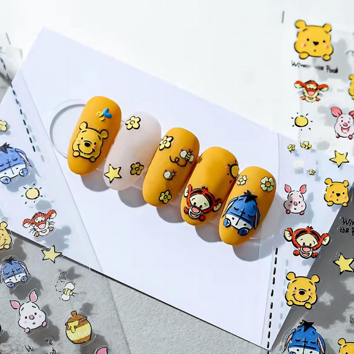 Dedyel pegatinas para uñas oso kawaii para un look divertido.