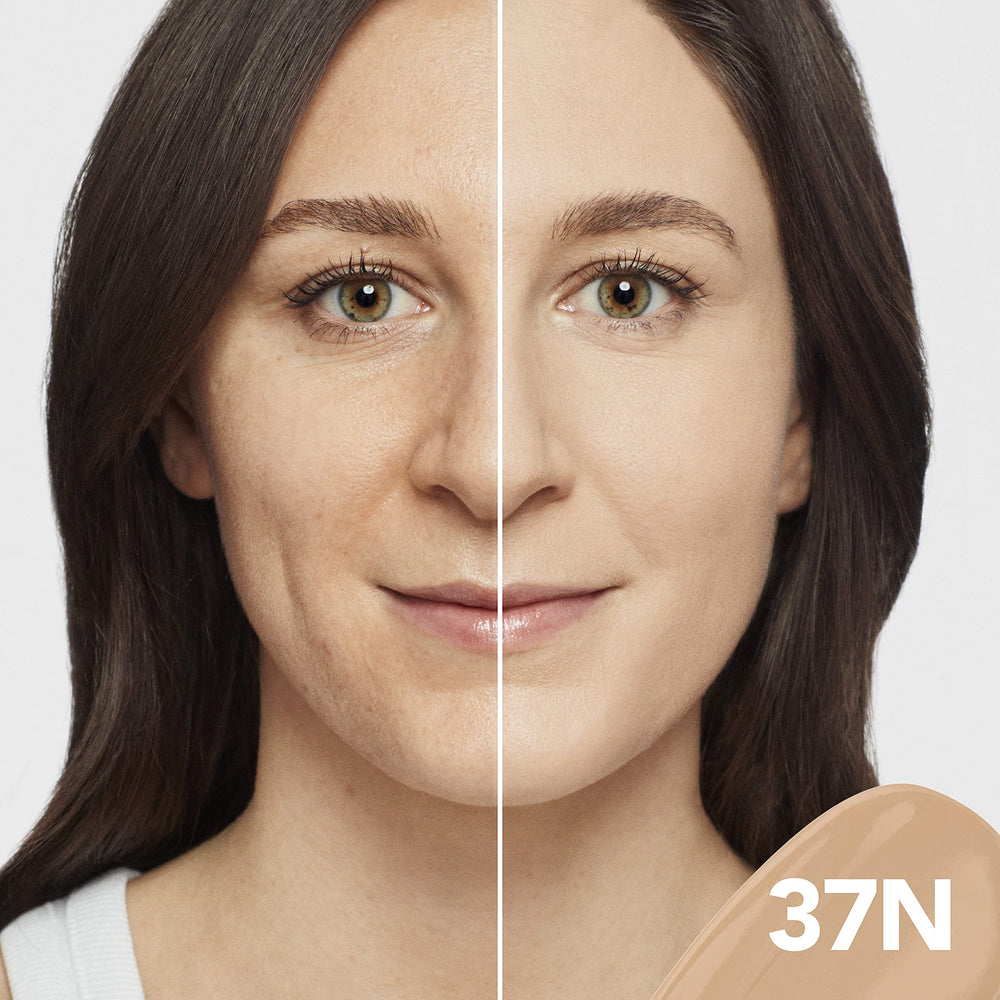 Dermablend Corrección Continua CC, aplicación en palma, textura ligera que respira.