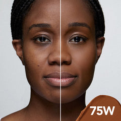 Aplicación suave de Dermablend Cover Creme con textura cremosa.