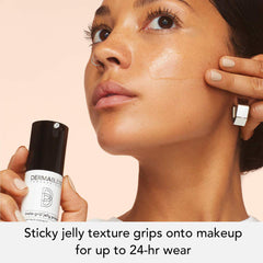 Dermablend Insta-Grip Jelly Primer formando un lienzo liso