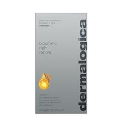 Aplicación nocturna de BioLumin-C Night Restore con gotero para precisión.