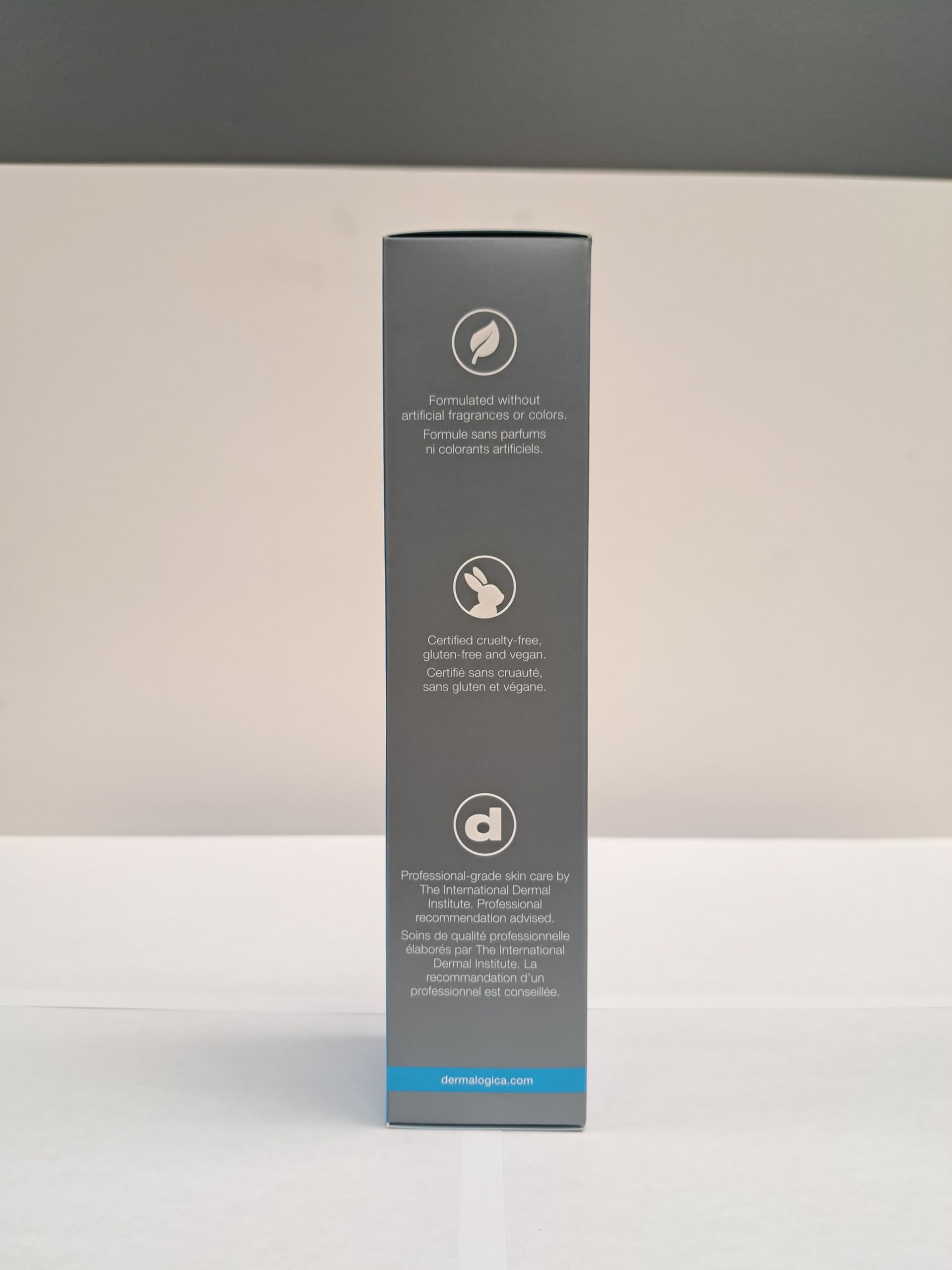 Dermalogica Limpiador Diario con Ácido Glicólico: enjuague con agua tibia para piel fresca.