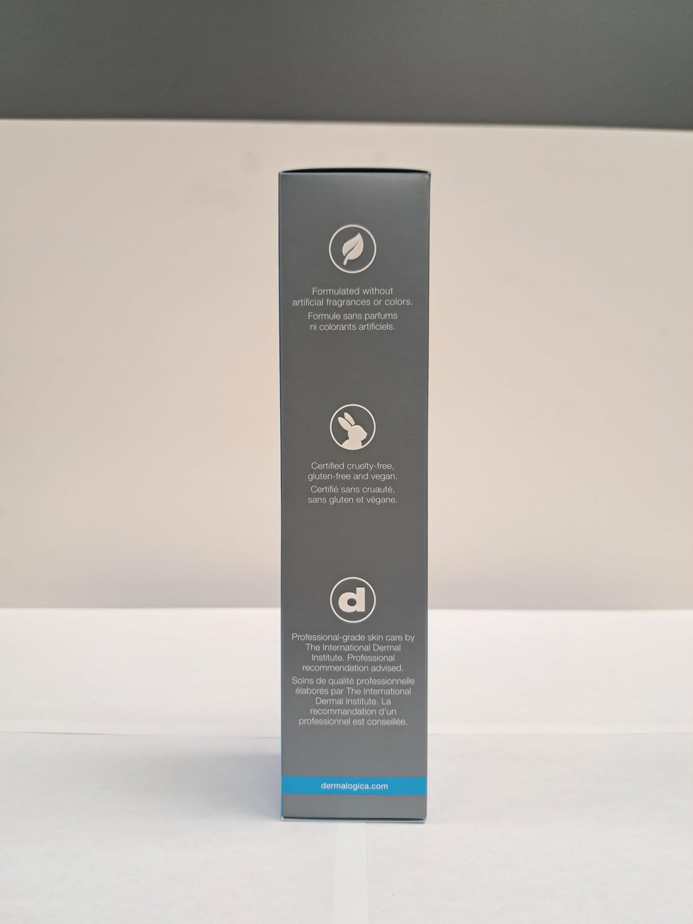 Dermalogica Limpiador Diario con Ácido Glicólico: enjuague con agua tibia para piel fresca.