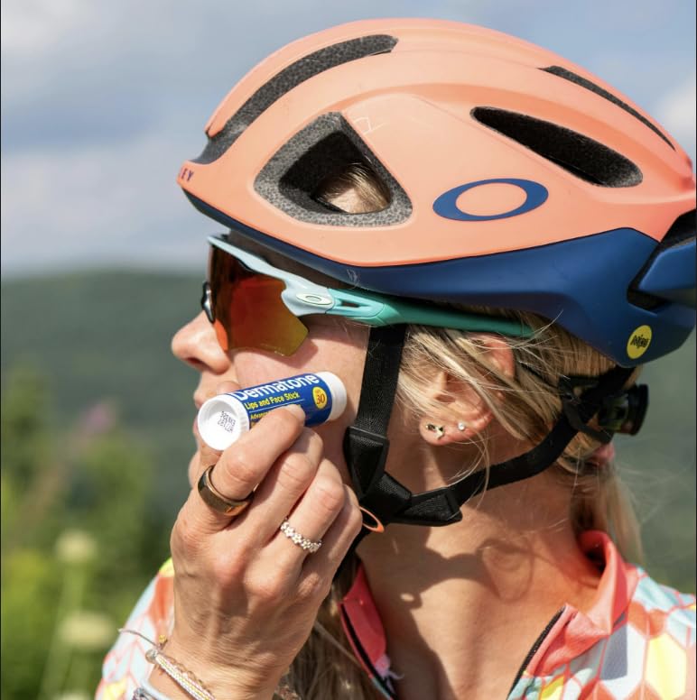 Dermatone con SPF 30 protege labios y rostro durante el día