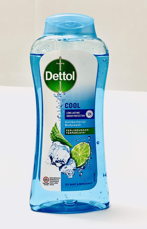 Dettol Cool gel de ducha, botella visible, sensación fresca durante el lavado.