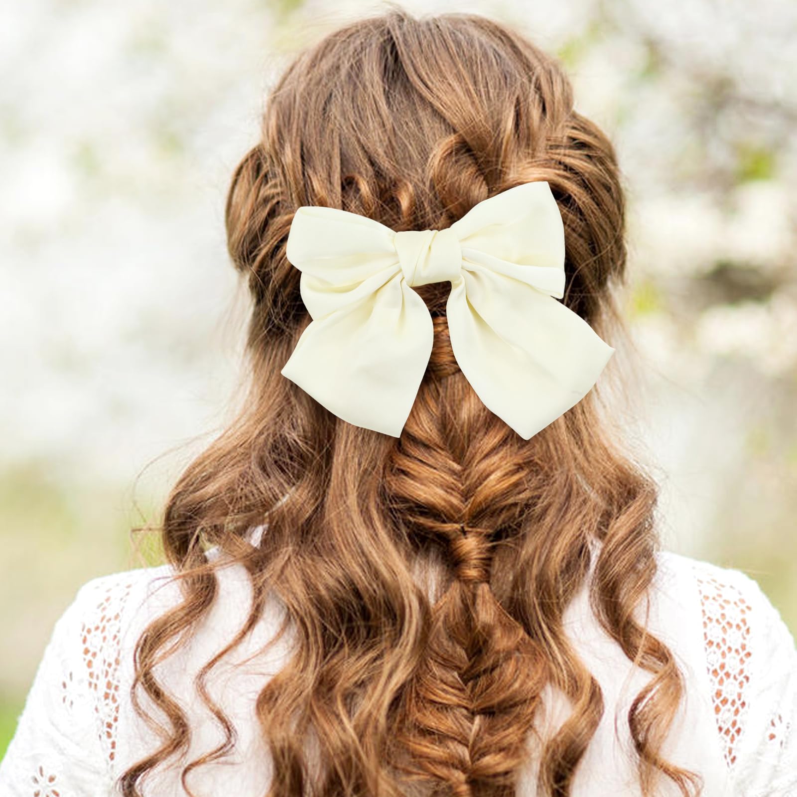 Dizila clip metal plateado, versátil para looks diarios