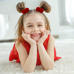 Dizila pompon suave con textura mullida, ideal para peinados duraderos.