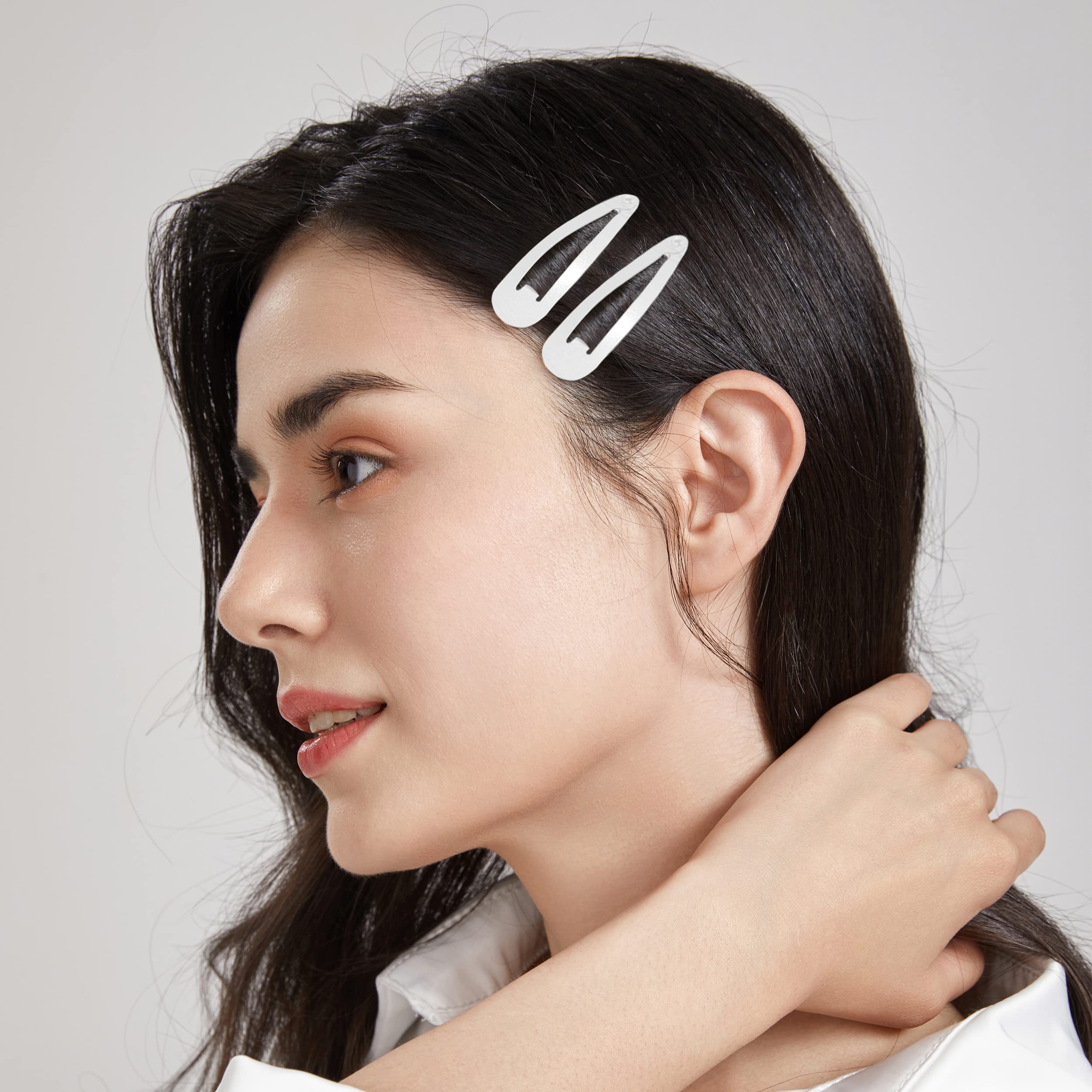 Accesorio de cabello blanco Dofash para fijar estilos rápidos.
